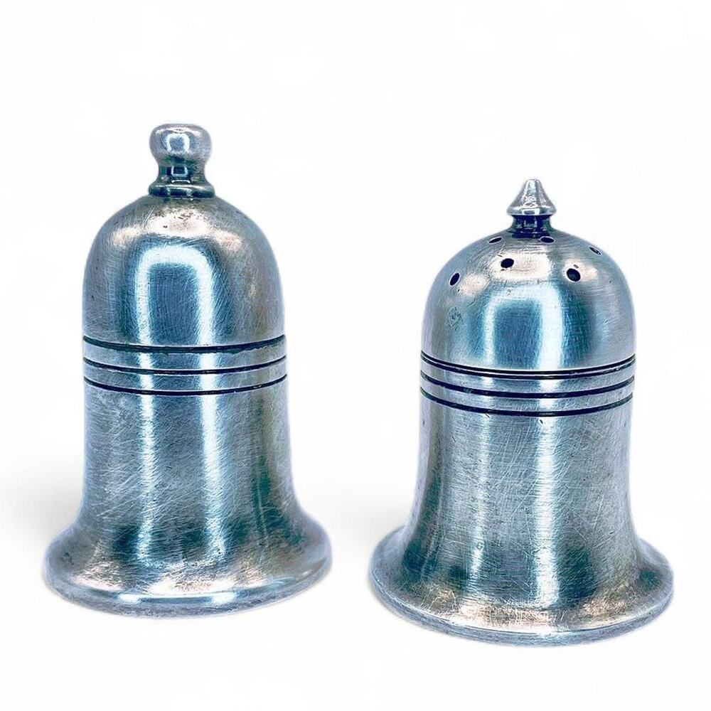 VTG Vintage Elegant Silver Plated Salt & Pepper Shakers Dinnerware Minimalist